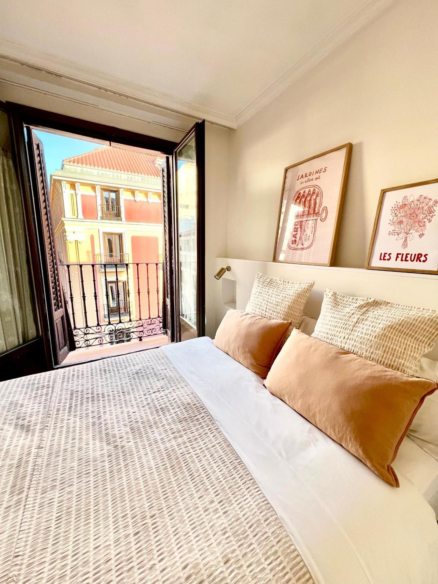 Albergue Miguel Angel Madrid Exterior photo