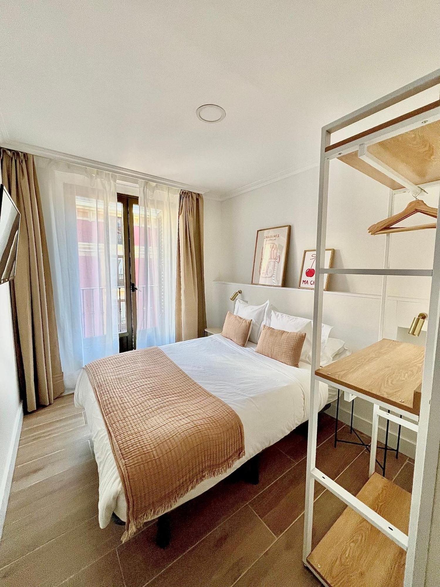 Albergue Miguel Angel Madrid Exterior photo